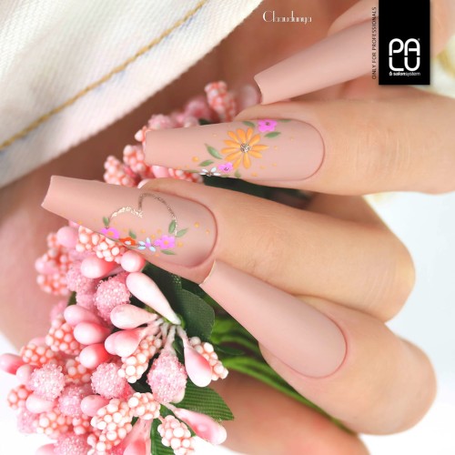 stylizacja-paznokci-palu