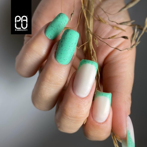 zielony-lakier-hybrydowy-z-drobinkami