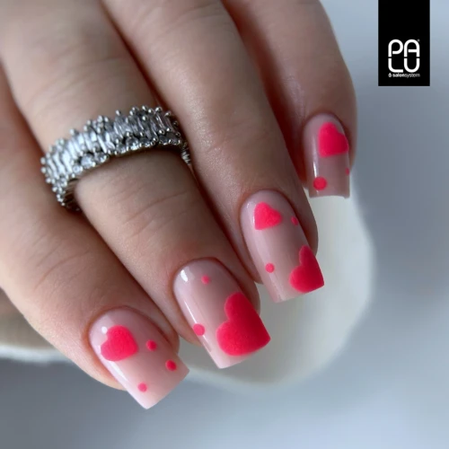 manicure na Walentynki w domu.webp