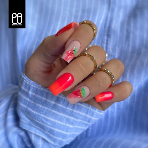 stylizacja-paznokci-arbuz-.webp