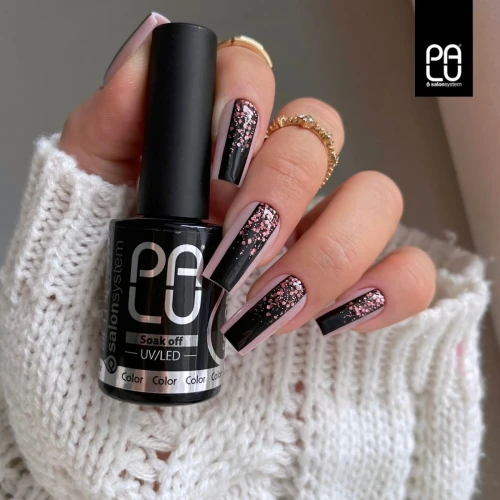 Stylizacja z czarnym lakierem hybrydowym i RI7.webp